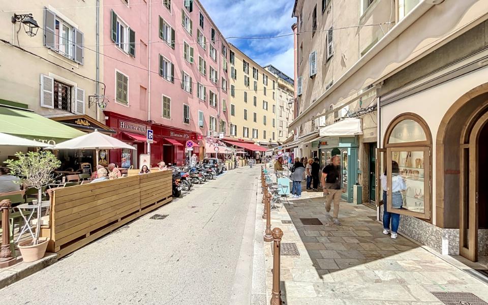 F1 meublé à louer rue Fesch à Ajaccio