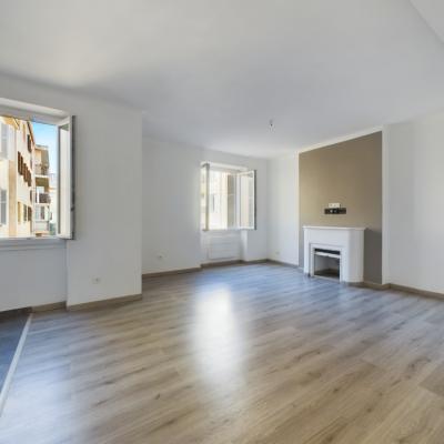 Vente appartement F2 rénové à Ajaccio - Rue de la Pietrina