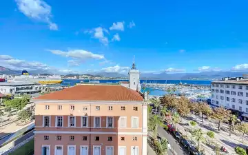 Magnifique F4 à louer place de la mairie à Ajaccio