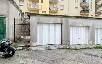 Garage fermé à louer secteur Saint Jean à Ajaccio
