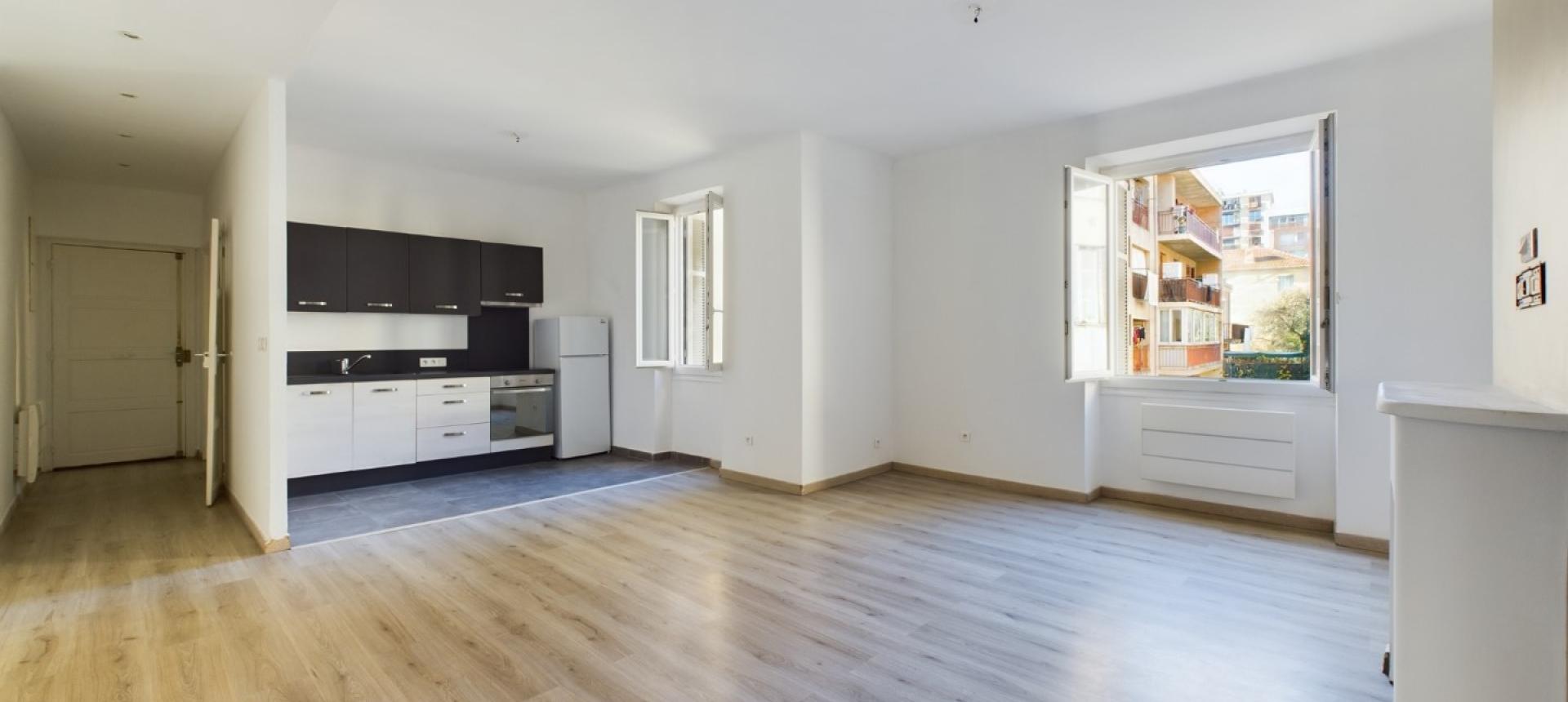 Vente appartement F2 rénové à Ajaccio - Rue de la Pietrina