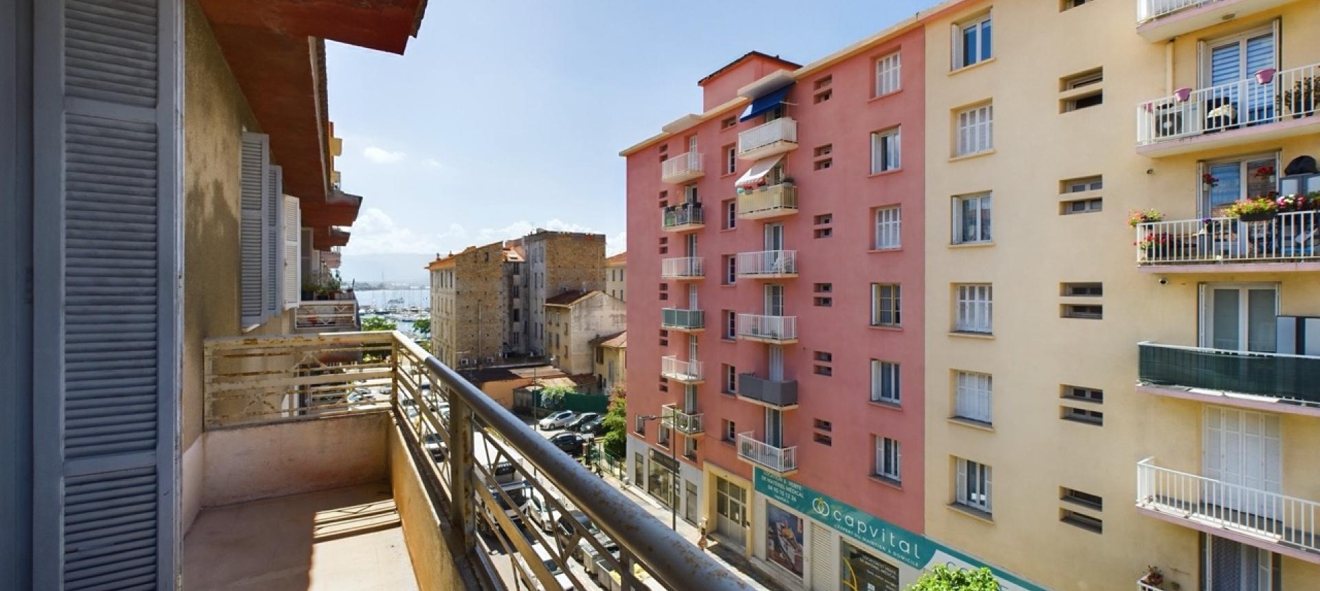 Appartement F3 à vendre à Ajaccio - Avenue président Kennedy