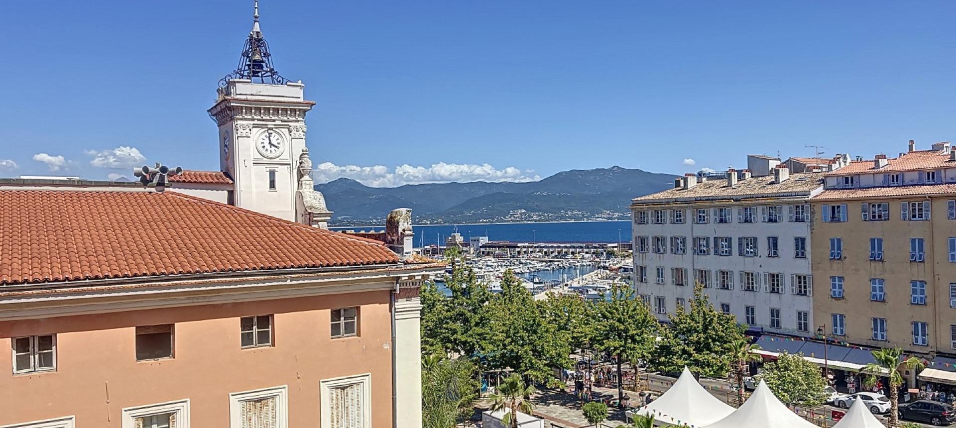 F3 à louer secteur place de la mairie à Ajaccio