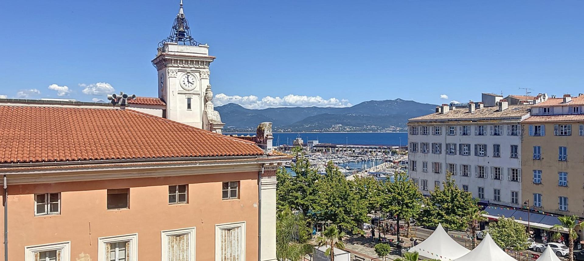 F3 à louer secteur place de la mairie à Ajaccio