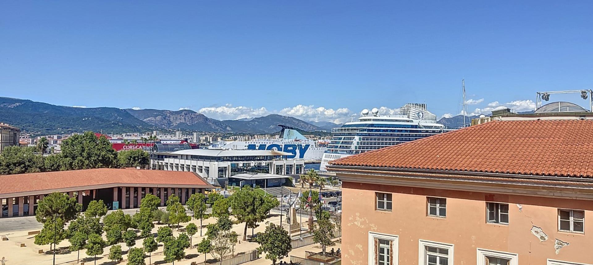 F3 à louer secteur place de la mairie à Ajaccio