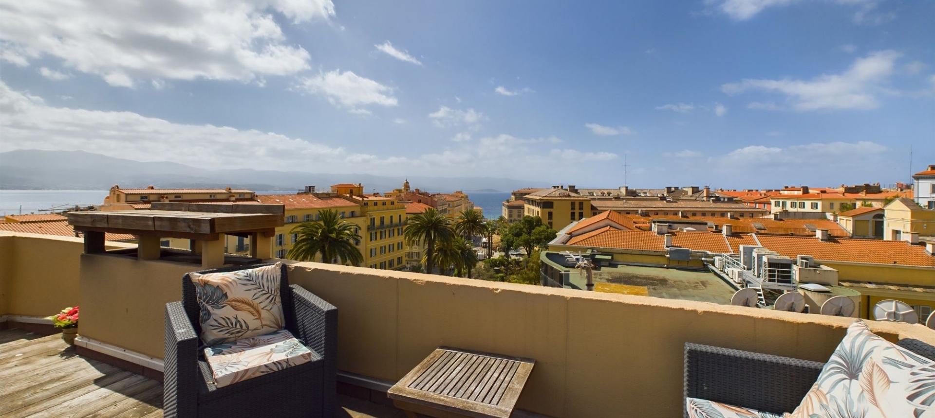 F4 toit terrasse à vendre Quartier de la préfecture Ajaccio