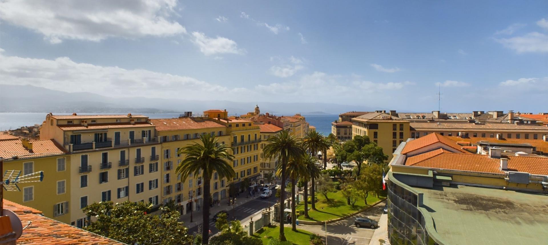 F4 toit terrasse à vendre Quartier de la préfecture Ajaccio