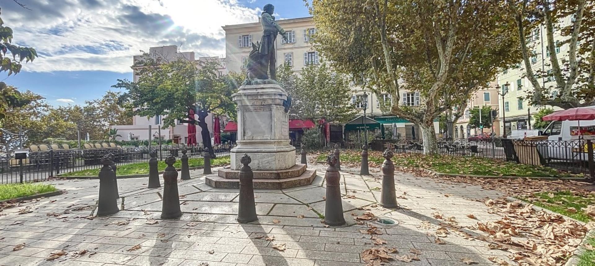 F5 à louer cours Napoléon centre ville à Ajaccio