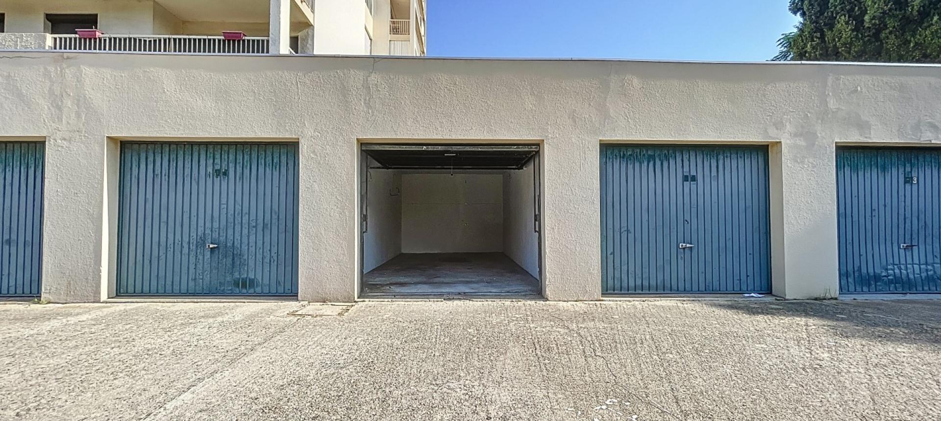 Garage à louer secteur Noël Franchini Ajaccio