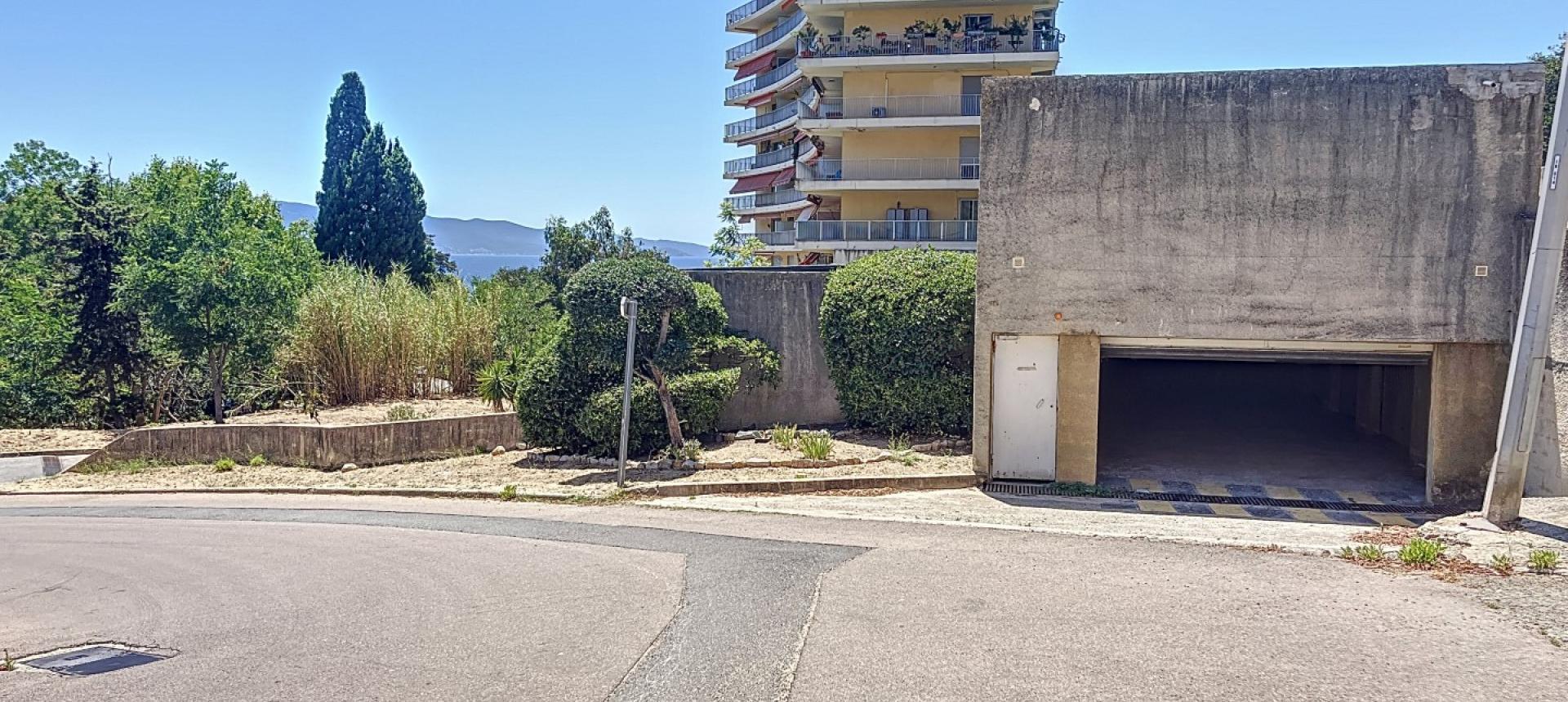 Box fermé à louer secteur Sanguinaires à Ajaccio