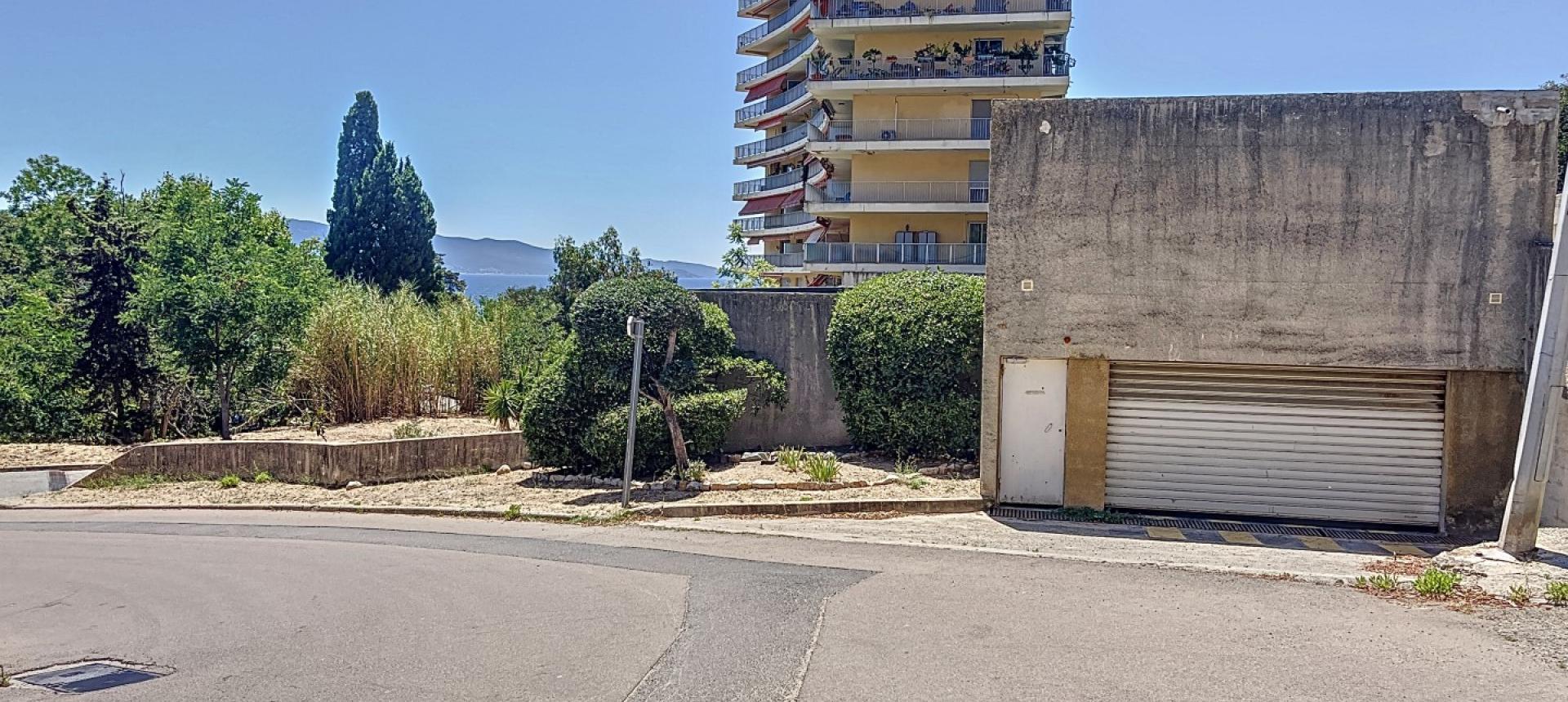 Box fermé à louer secteur Sanguinaires à Ajaccio