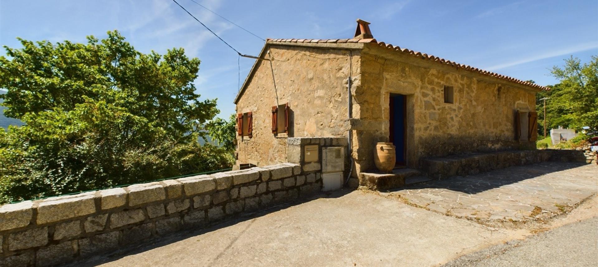 Maison en pierre à vendre à Tavaco près d'Ajaccio