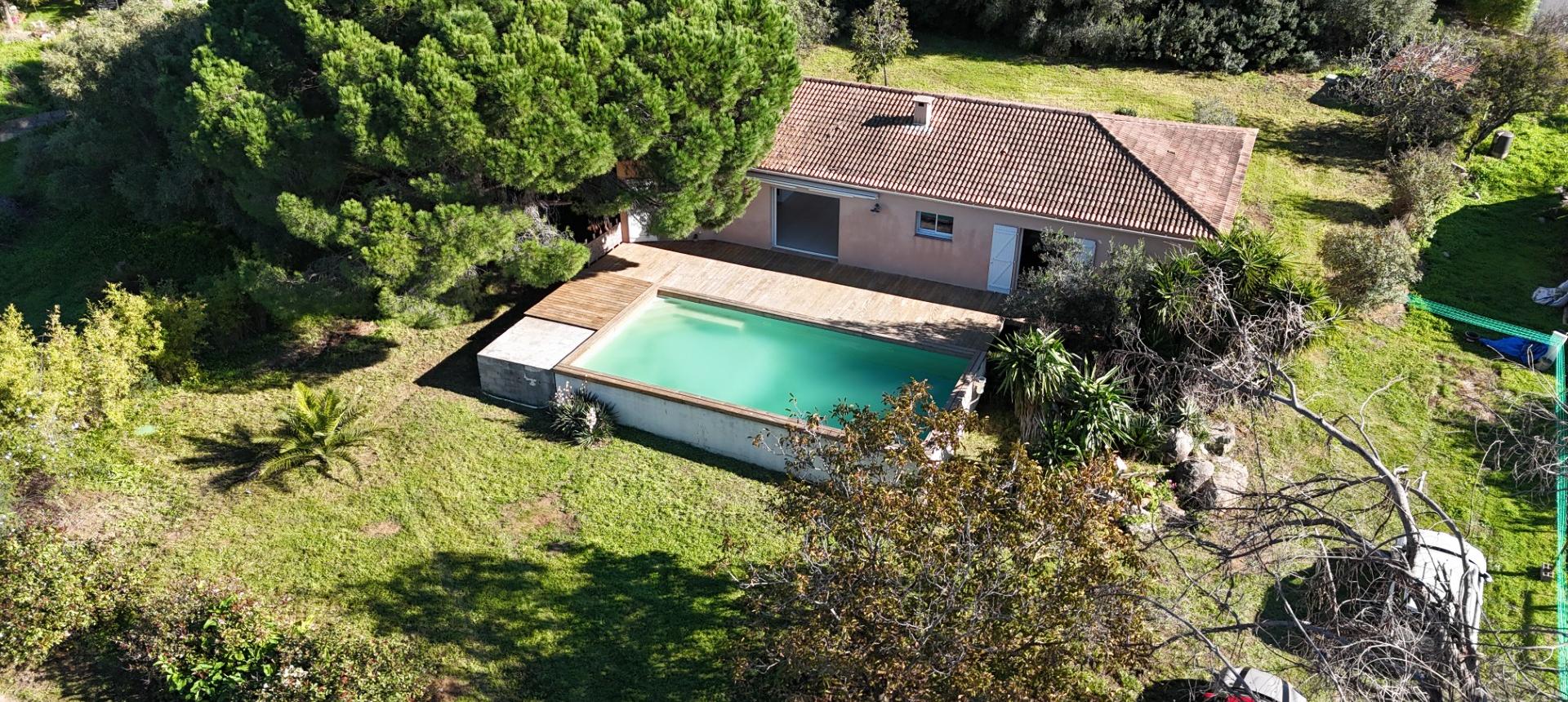 Maison F4 avec piscine à vendre à Afa - A Radica