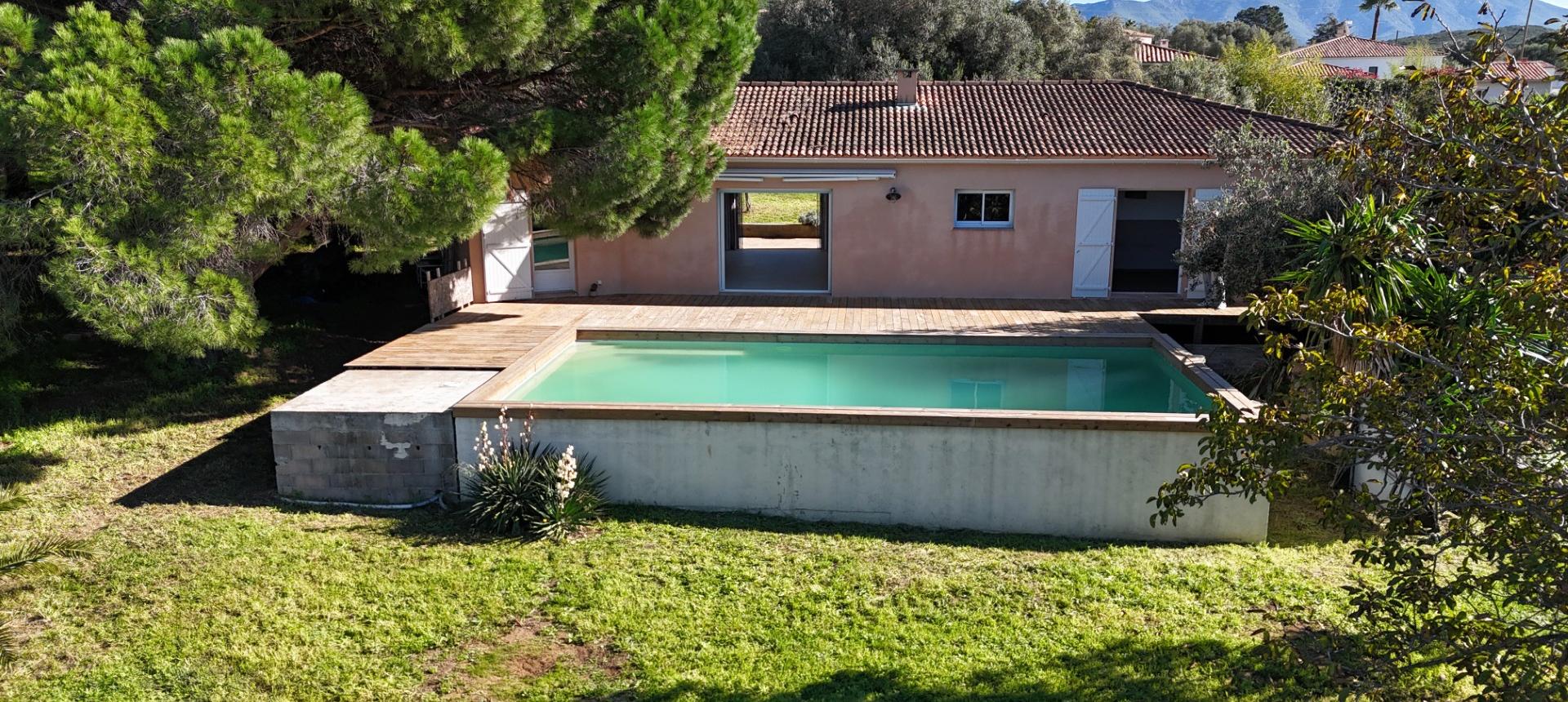 Maison F4 avec piscine à vendre à Afa - A Radica