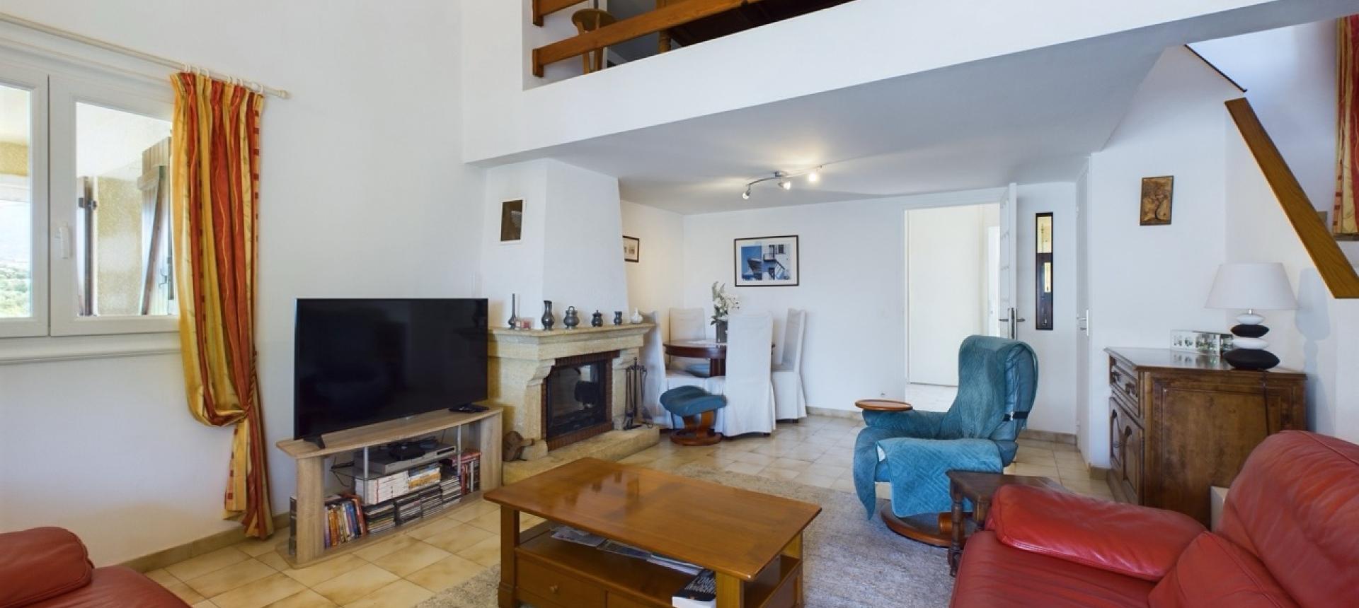 Maison F4 + F2 à vendre près d'Ajaccio à Bastelicaccia