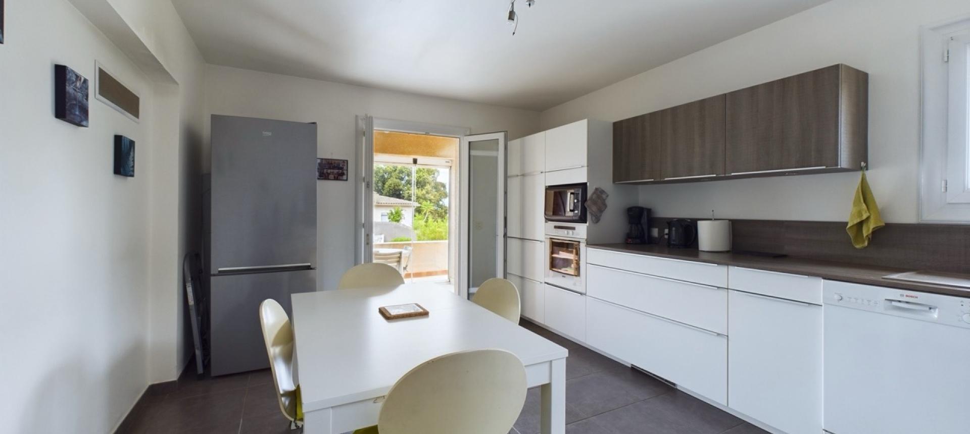 Maison F4 + F2 à vendre près d'Ajaccio à Bastelicaccia