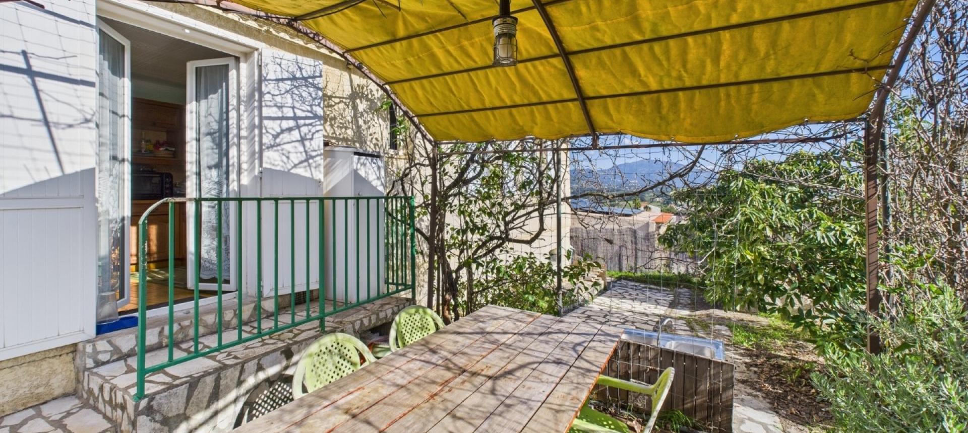 MAISON A VENDRE A CONFINA